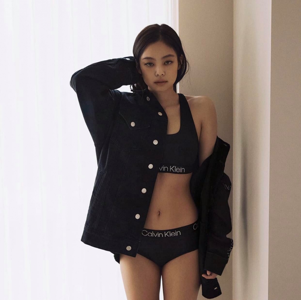Jennie gây 'mất máu' với bộ ảnh sexy cho thương hiệu 'đồ lót' Calvin Klein