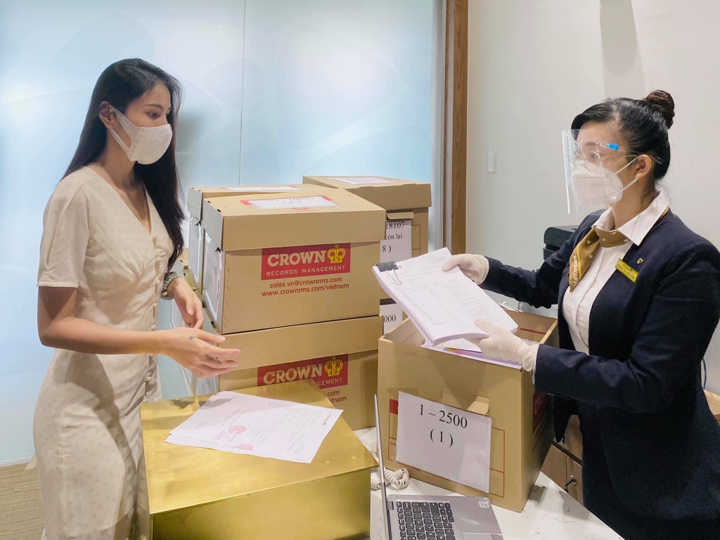 Thủy Tiên gửi văn bản làm rõ 4 điều từ đợt từ thiện miền Trung, tuyên bố nhờ công an vào cuộc