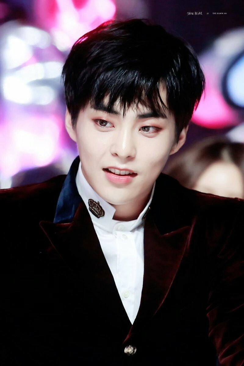Thêm một ca sĩ K-pop bị dương tính Covid-19 khiến làng giải trí Hàn Quốc báo động?