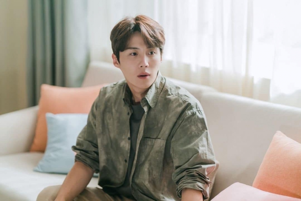 Động thái đầu tiên cho thấy Kim Seon Ho bị 'loại' khỏi làng giải trí