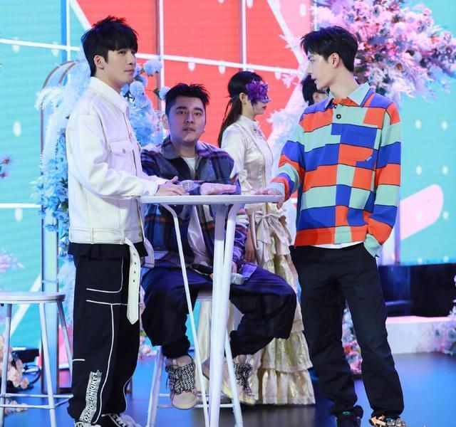 tam biet quan thung ao thun vuong nhat bac dien vest blouse trang dep me nguoi