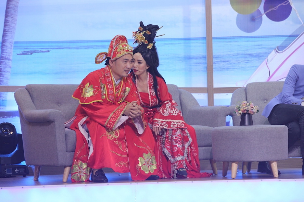 tang co gai 5 mon qua chang dien vien dien trai lap ky luc so luong qua tang o khuc hat se duyen