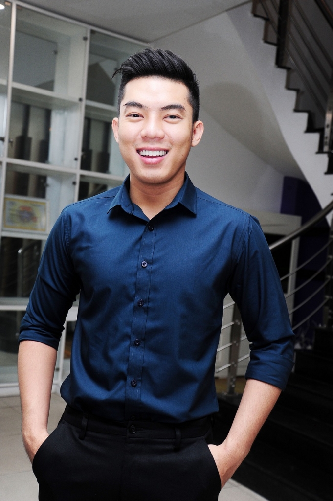 hotboy cua mon ngon moi ngay tu dao keo lam bep den dao keo lam dep