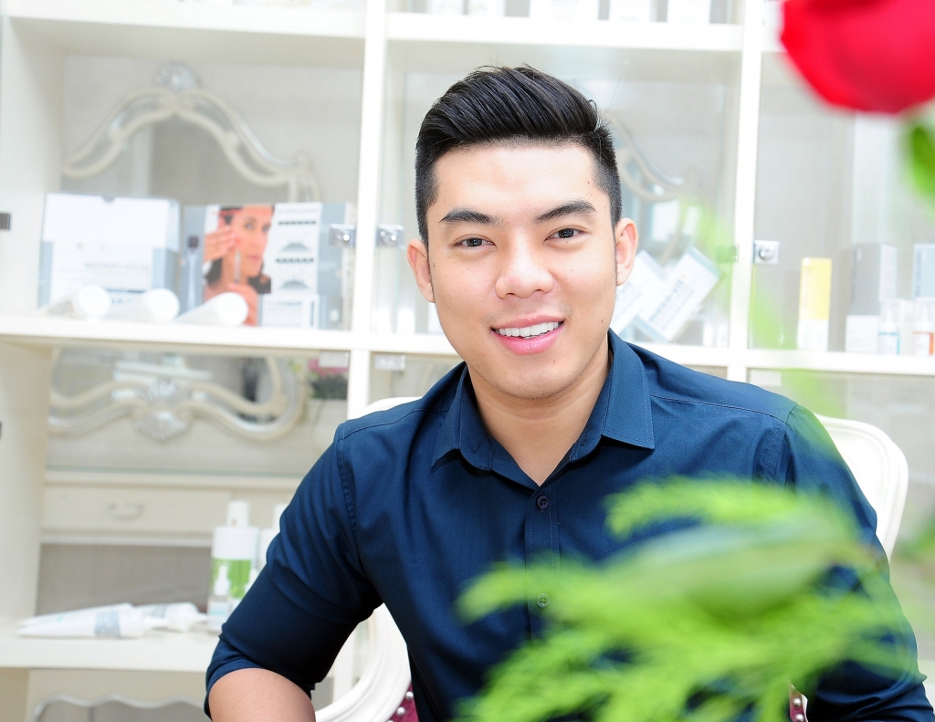 hotboy cua mon ngon moi ngay tu dao keo lam bep den dao keo lam dep
