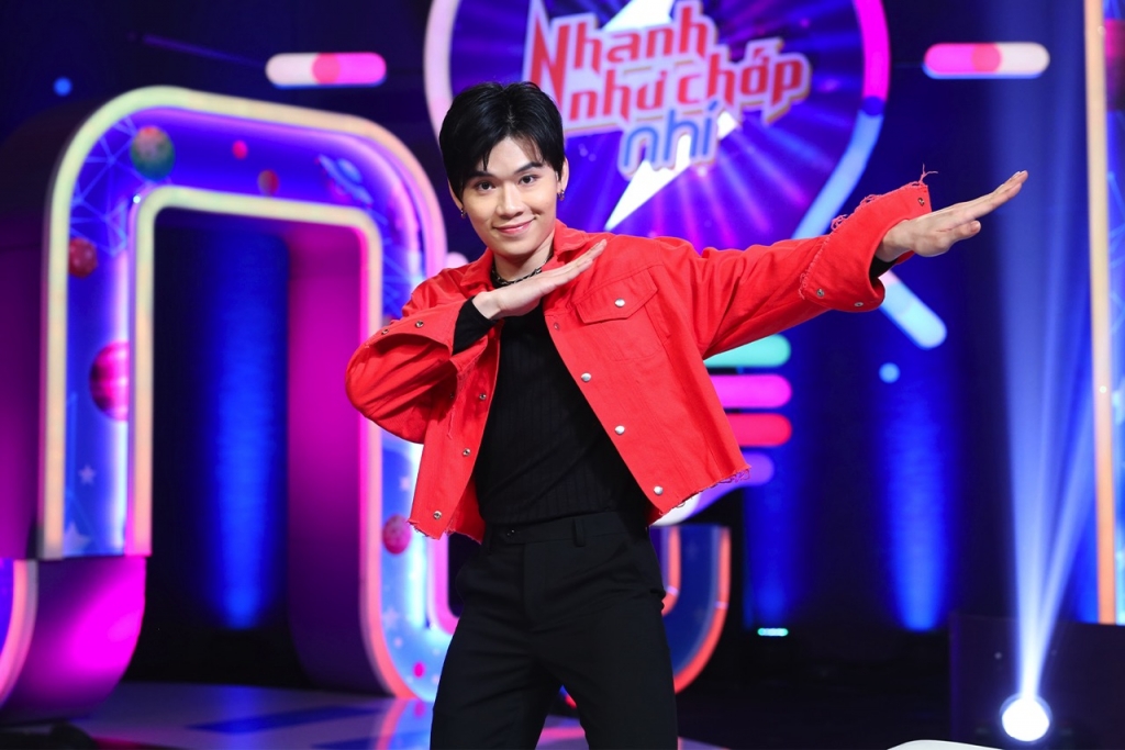 hau due den vau rap mot trieu like cuc chat khien mc rap viet va 2 thanh vien co ca ngua xam mat