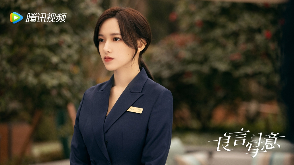 Rước phải 2 'thánh nữ mặt đơ', phim mới trong năm nay của La Vân Hi liệu có flop toàn tập?