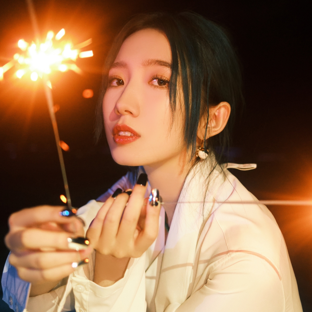 Fan của Mạnh Mỹ Kỳ lên tiếng tố idol làm tiểu tam từ thời cấp 2, tật xấu khó bỏ