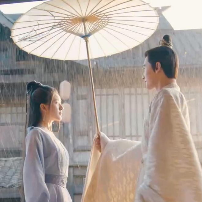 Sau màn 'cọ nhiệt' lộ liễu: Triệu Lộ Tư được Dương Dương cõng dưới mưa ở 'Thả Thí Thiên Hạ'