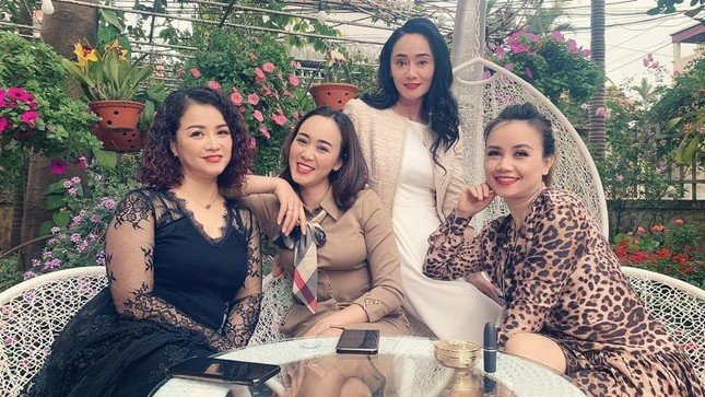 Bà Xuân 'Hương vị tình thân' có hội bạn 'thân ai nấy lo' cực hiếm: Chơi với ai cũng bị lừa, ông Khang 'cấm' đâu có sai