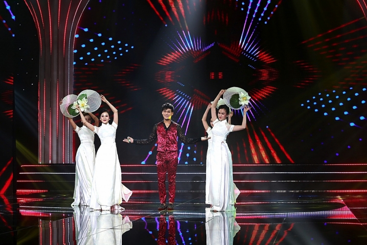 lang hai mo hoi mung xuan phan ngoc luan nho ve tet ngheo noi thit kho man chat lay luc binh troi song cung tet