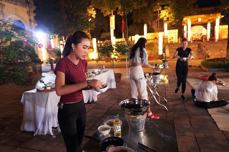 'Đi Việt Nam đi – Vietnam why not': Hương Ly 'sượng trân' bị Ngọc Diễm công kích, chê bai món ăn