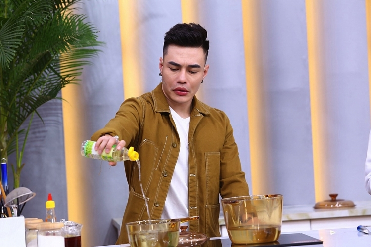 Lý do vợ Lê Dương Bảo Lâm là người vui nhất khi anh làm MC 'Đấu trường ẩm thực 2021'?