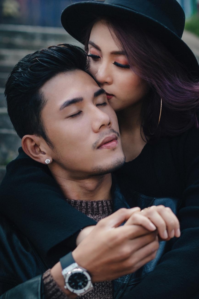 Hình ảnh tình tứ của Hoa Di Linh - Giả Thanh Vũ khiến nhiều người nghi ngờ hinh anh tinh tu cua hoa di linh gia thanh vu khien nhieu nguoi nghi ngo