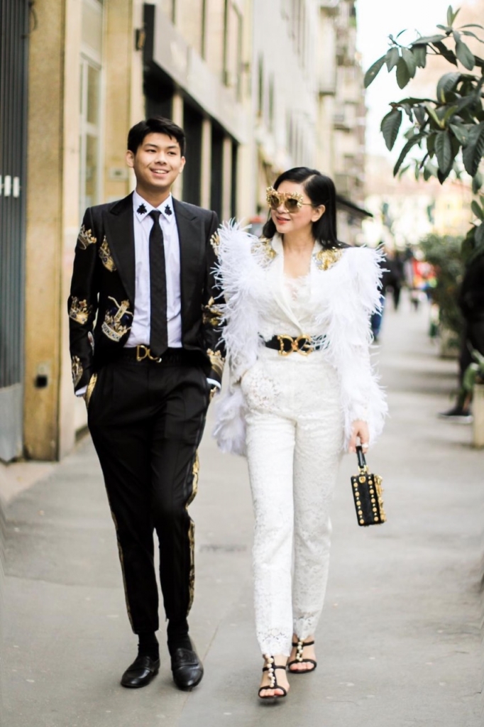 Mặc nguyên cây Dolce & Gabbana, Hiếu Nguyễn vượt mặt Vương Tuấn Khải về thần thái mac nguyen cay dolce gabbana hieu nguyen vuot mat vuong tuan khai ve than thai