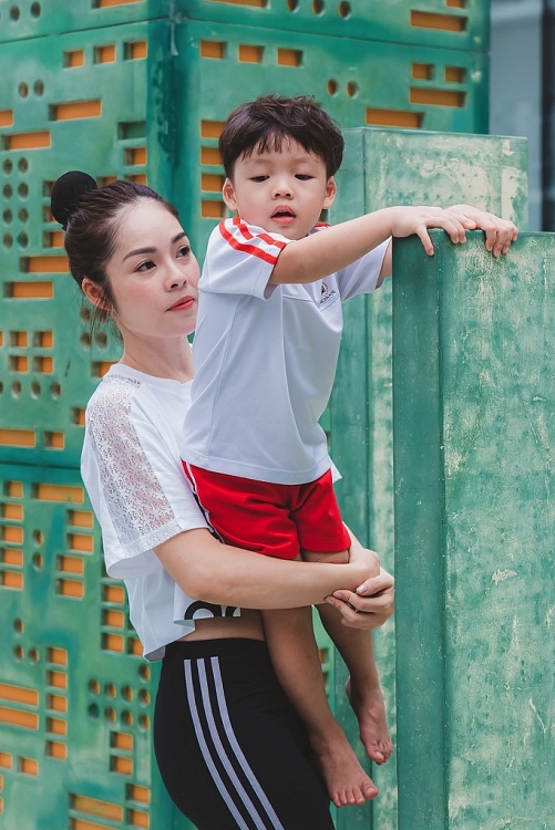 duong cam lynh dong tinh voi quan diem cho tre nghi hoc den khi dich covid 19 lang xuong