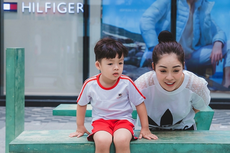 duong cam lynh dong tinh voi quan diem cho tre nghi hoc den khi dich covid 19 lang xuong