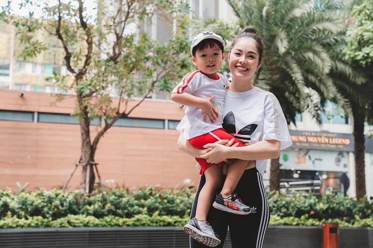 duong cam lynh dong tinh voi quan diem cho tre nghi hoc den khi dich covid 19 lang xuong