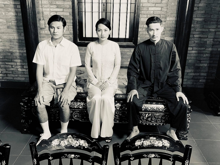 khuon mat ngoc lan bien dang kinh hoang khi bi tat axit trong luat troi