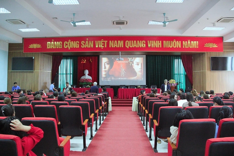 Dù chưa phát hành, Phương Thanh đã 'lỡ miệng' tiết lộ về nhân vật Tú bà trong 'Kiều'