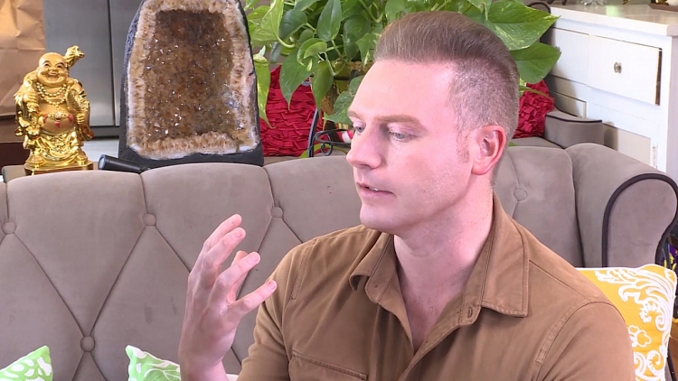 10 năm sống tại Việt Nam, ca sĩ gốc Mỹ - Kyo York tiết lộ không thể nuốt nổi món ăn này