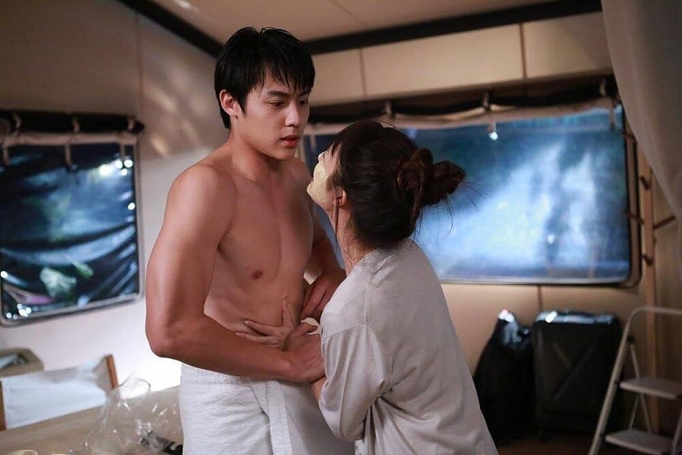 'Yêu thầm': Trai đẹp Mark Prin phải chăng đã lay động trước tình yêu ngốc ngếch của cô Moey?