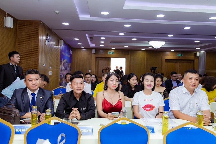 NSƯT Trịnh Kim Chi làm Trưởng ban giám khảo 'Cuộc thi ảnh online Hoa hậu biển môi trường 2022'