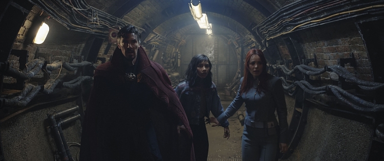 'Doctor Strange 2' 'tổng tấn công' phòng vé thế giới, doanh thu lập kỷ lục 100 tỷ đồng tại Việt Nam