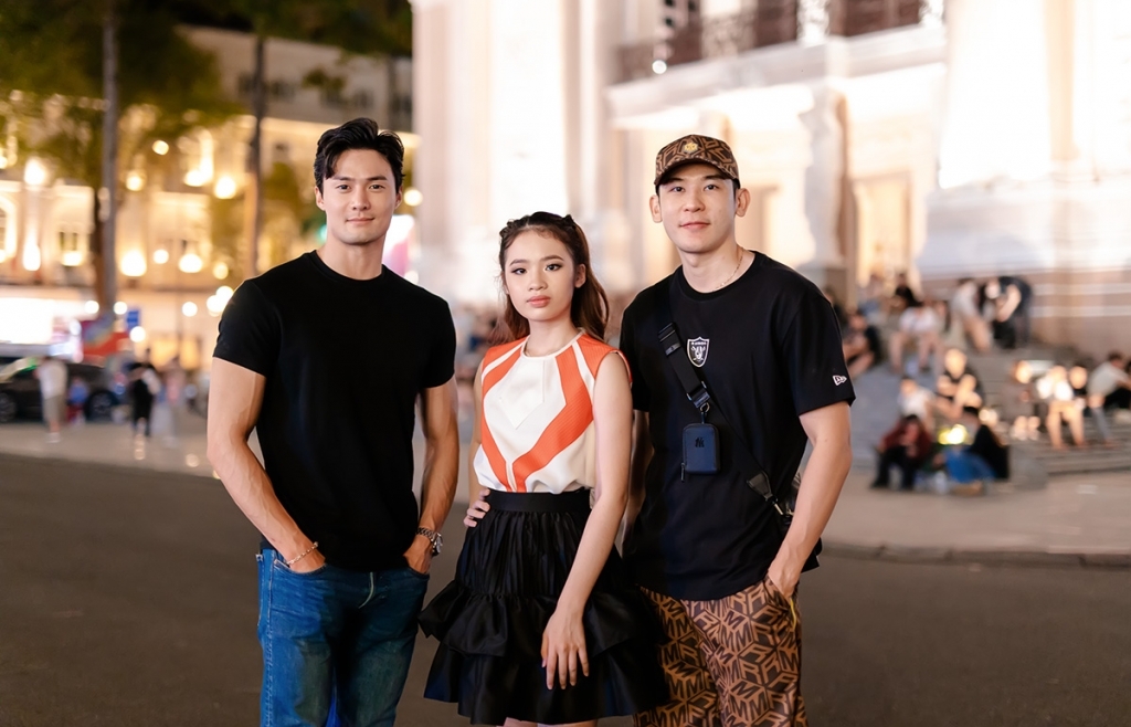 Nguyễn Hưng Phúc mời 'Mister International 2017' về trình diễn 'Extra Men Show'