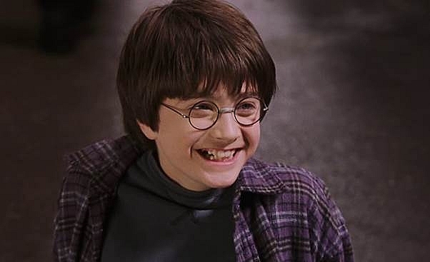 Ôn lại ký ức 'Harry Potter' phần đầu tiên: Xứ sở phép thuật mở ra, màn chọn nhà huyền thoại in sâu ký ức bao thế hệ