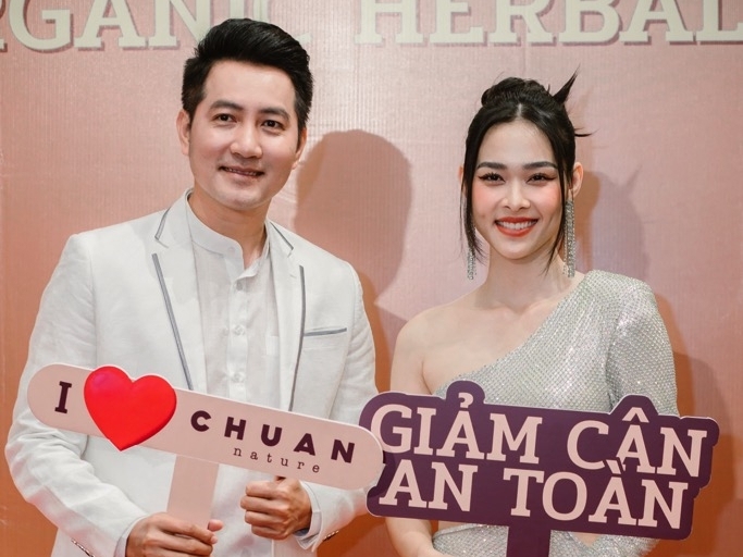 Sao Việt chúc mừng Diệp Bảo Ngọc ra mắt thương hiệu mới