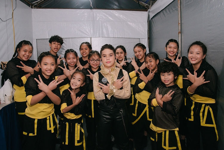 Rapper nhí Shumo 'chào sân' 'MTV School Fest' cực đỉnh trước 30.000 sinh viên tại KTX Đại học quốc gia TP.HCM