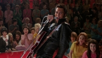 'Elvis' tung trailer mới, vạch trần mọi mặt sau cuộc sống hào nhoáng của một siêu sao