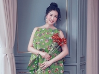 MC Thanh Mai thanh lịch trong trang phục váy mùa hè