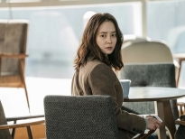 'Mợ ngố' Song Ji Hyo 'hết ngố' trong 'Kẻ xâm nhập'