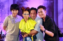 Trấn Thành bất ngờ xuất hiện trong đêm nhạc diva Hà Trần, cười tít mắt vì được ôm thần tượng