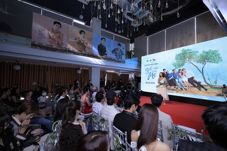 Đạo diễn Nguyễn Quang Dũng: Phim remake nên dựa vào sự bình tĩnh của người chuyển thể, không nên quá bám theo kịch bản gốc