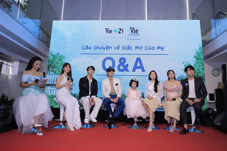 Đạo diễn Nguyễn Quang Dũng: Phim remake nên dựa vào sự bình tĩnh của người chuyển thể, không nên quá bám theo kịch bản gốc
