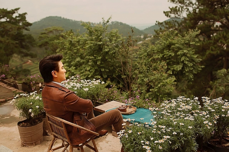 loi doc leo mai nha chup hinh dam vinh hung vo tinh tiet lo luon du an am nhac moi