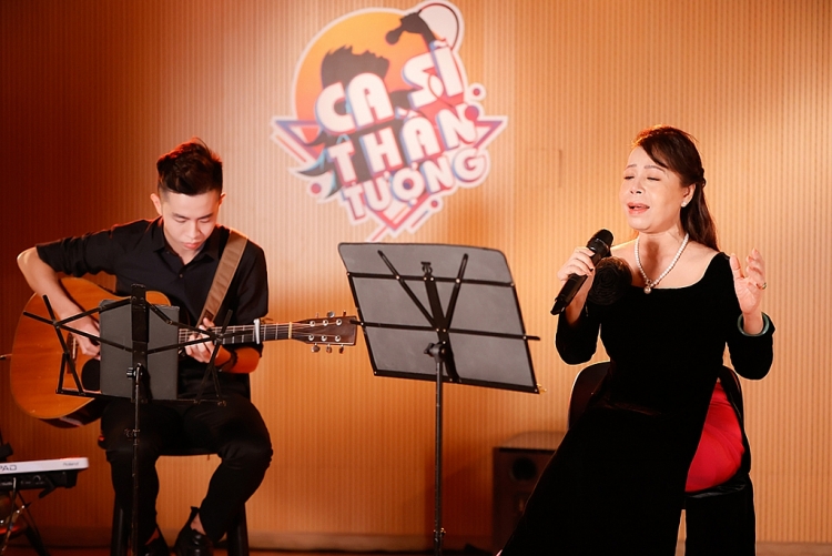 Gala 'Ca sĩ thần tượng': Top 4 chung kết hát live ca khúc của idol hay 'như nuốt đĩa'