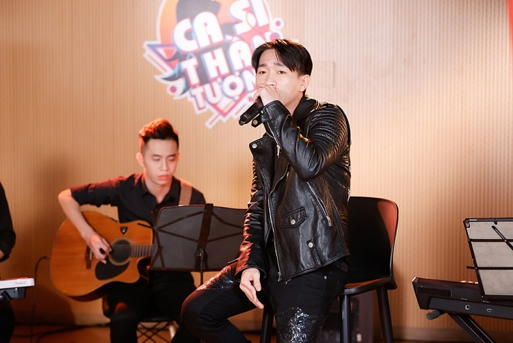Gala 'Ca sĩ thần tượng': Top 4 chung kết hát live ca khúc của idol hay 'như nuốt đĩa'