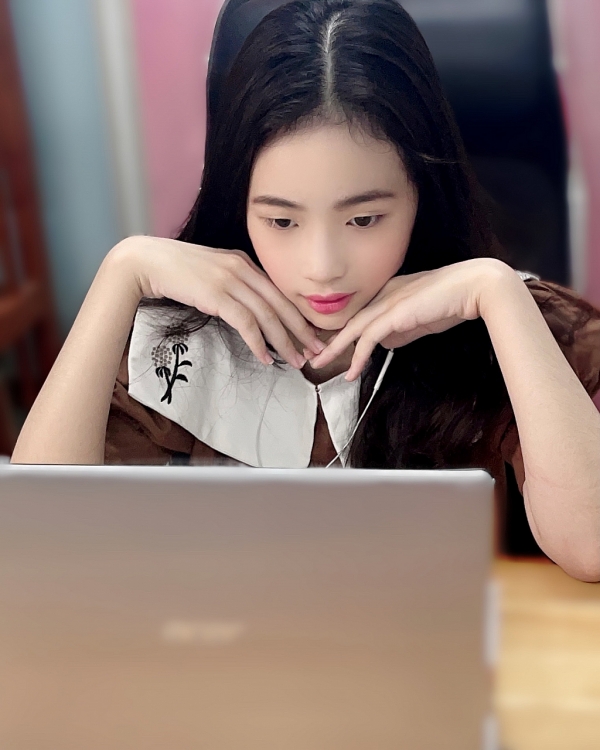 Mẫu nhí Bảo Hà đúng chuẩn 'con nhà người ta' trong truyền thuyết