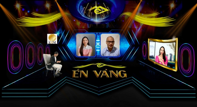 NSƯT Vũ Thành Vinh, MC Quỳnh Hoa, MC Đại Nghĩa, MC Thanh Thảo và MC Ngọc Diễm ngồi ghế nóng 'Én vàng 2021'