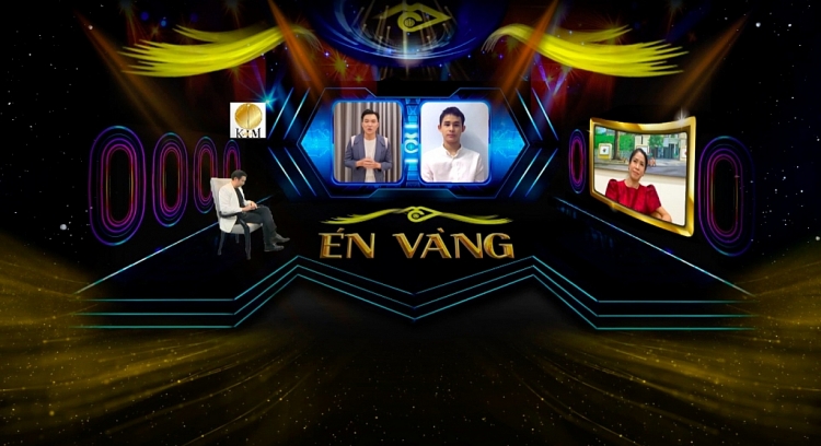 NSƯT Vũ Thành Vinh, MC Quỳnh Hoa, MC Đại Nghĩa, MC Thanh Thảo và MC Ngọc Diễm ngồi ghế nóng 'Én vàng 2021'