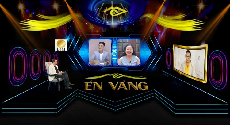 NSƯT Vũ Thành Vinh, MC Quỳnh Hoa, MC Đại Nghĩa, MC Thanh Thảo và MC Ngọc Diễm ngồi ghế nóng 'Én vàng 2021'
