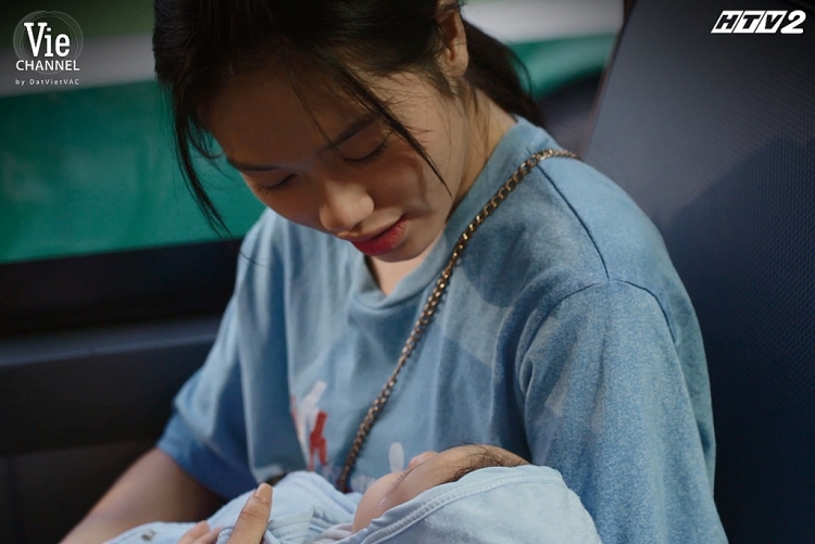 'Cây táo nở hoa' tập cuối: Chị Hạnh 'lột xác' thành bà chủ sang trọng... gia đình Ngọc 'nở hoa' với cái kết không thể trọn vẹn hơn