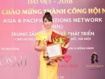 Thanh Mai được vinh danh tại lễ vinh danh 'Sen vàng đất Việt 2018' trong ngày sinh nhật tuổi 45
