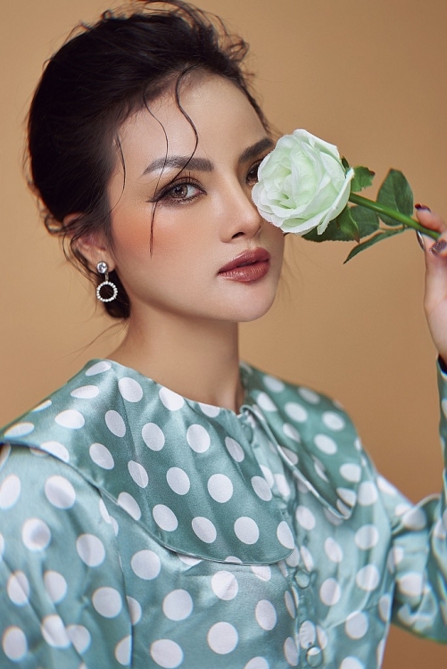 Cát Tiên 'The Voice' quyến rũ với phong cách vintage