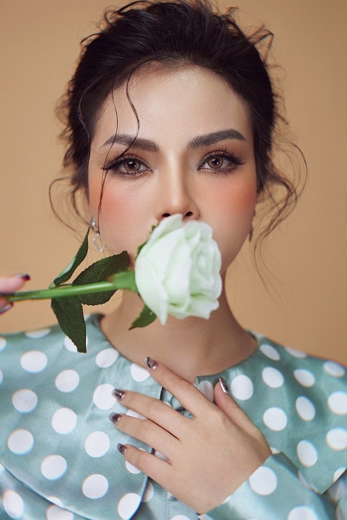 Cát Tiên 'The Voice' quyến rũ với phong cách vintage