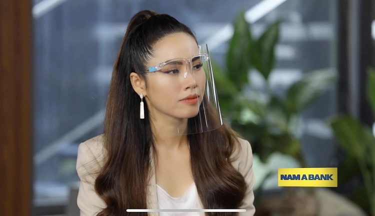 'Vinawoman – Bản lĩnh Việt Nam': MC Quỳnh Hoa, bác sĩ Anh Thơ cùng Á hậu Hoàng My, Á hậu Mâu Thủy nghẹn ngào kể chuyện làm tuyến đầu chống dịch