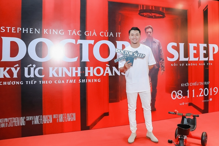 dan sao viet dinh dam hoi ngo chao don sieu pham kinh di doctor sleep ky uc kinh hoang